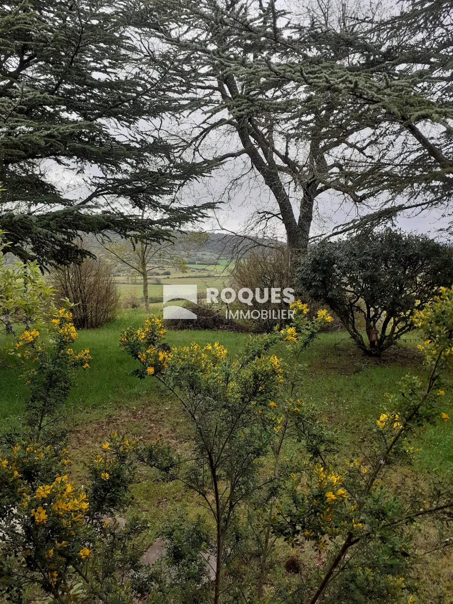 Maison spacieuse à vendre à Pierrefiche du Larzac - 193 500 EUR 