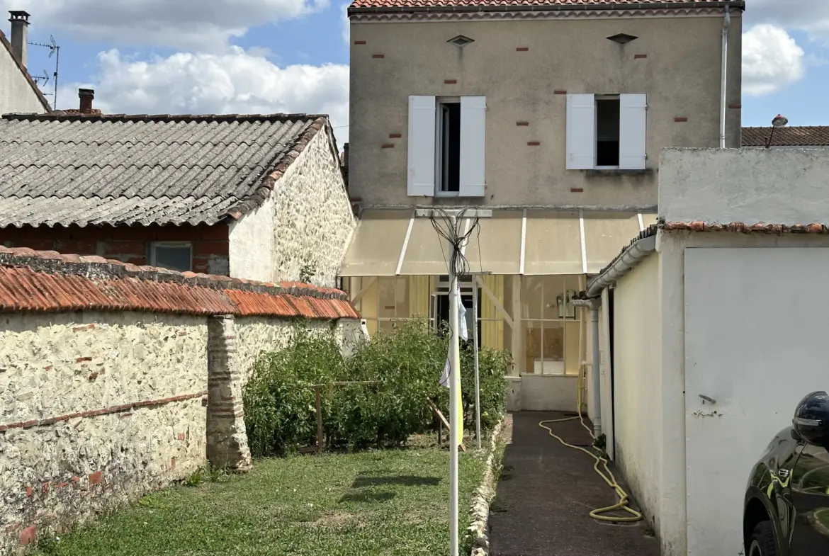 Maison de ville en pierre avec jardin à Villeneuve-sur-Lot 