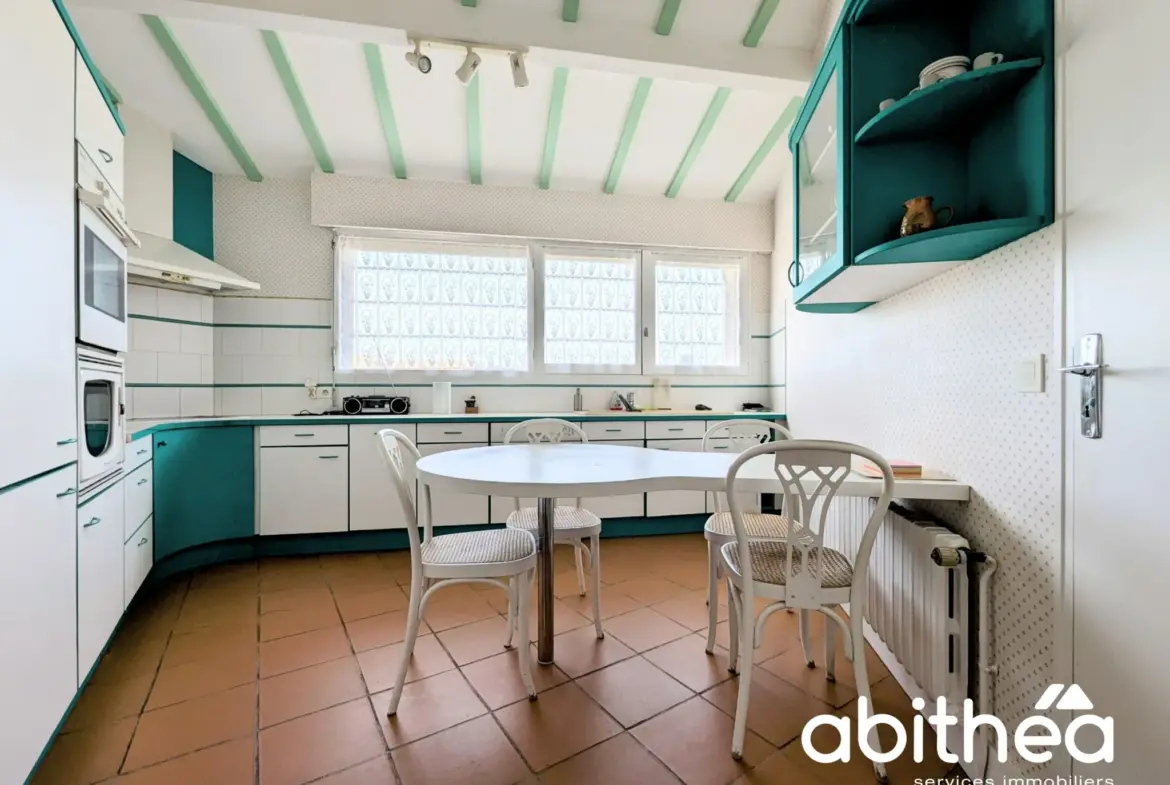 Maison unique en son genre à vendre à Galgon 