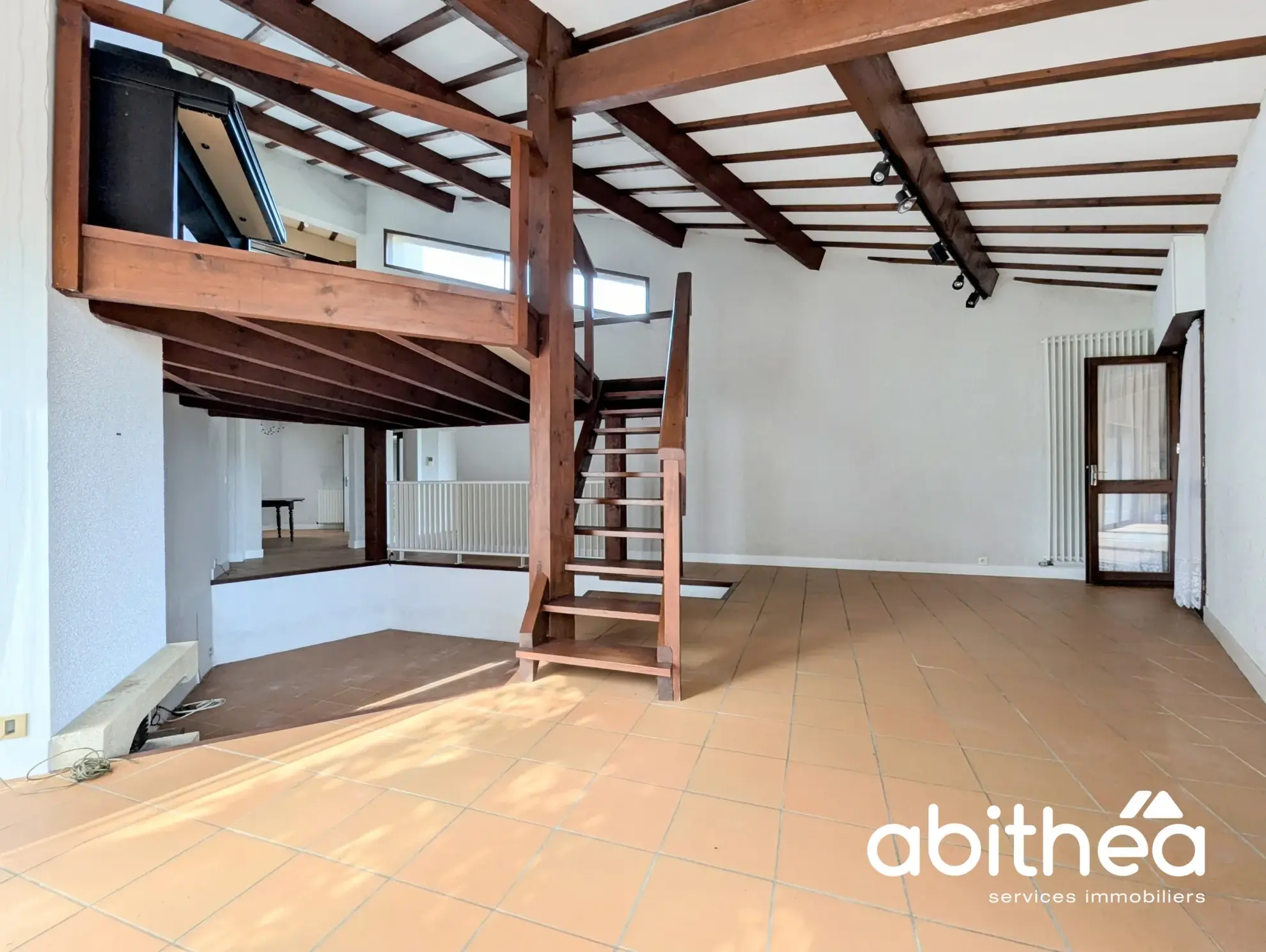 Maison unique en son genre à vendre à Galgon 