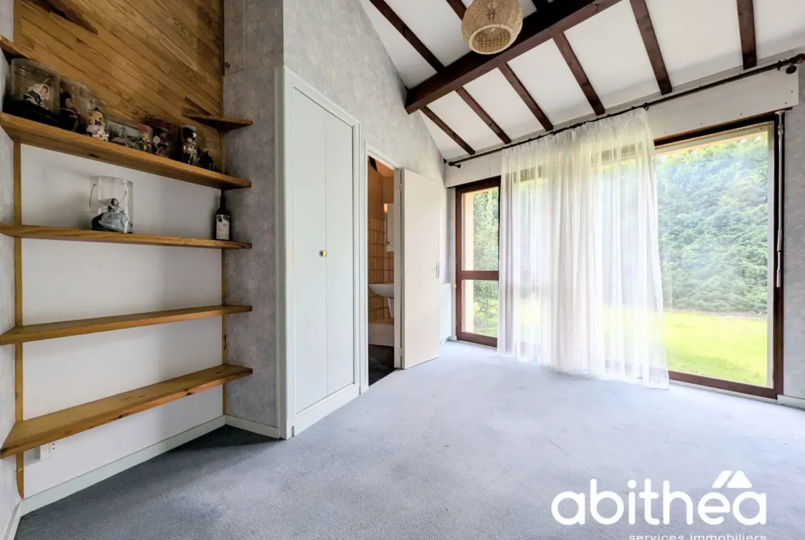 Maison unique en son genre à vendre à Galgon 