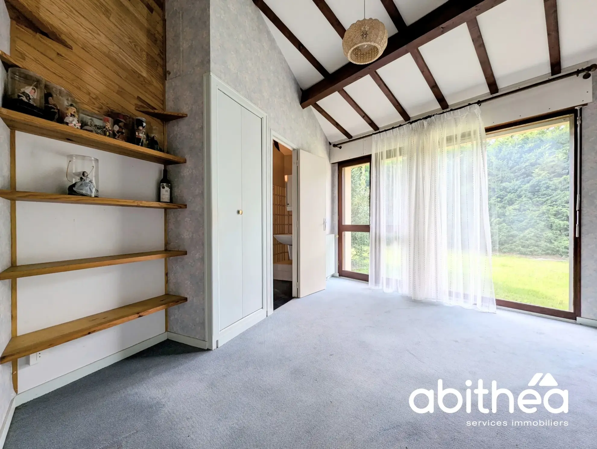 Maison unique en son genre à vendre à Galgon 