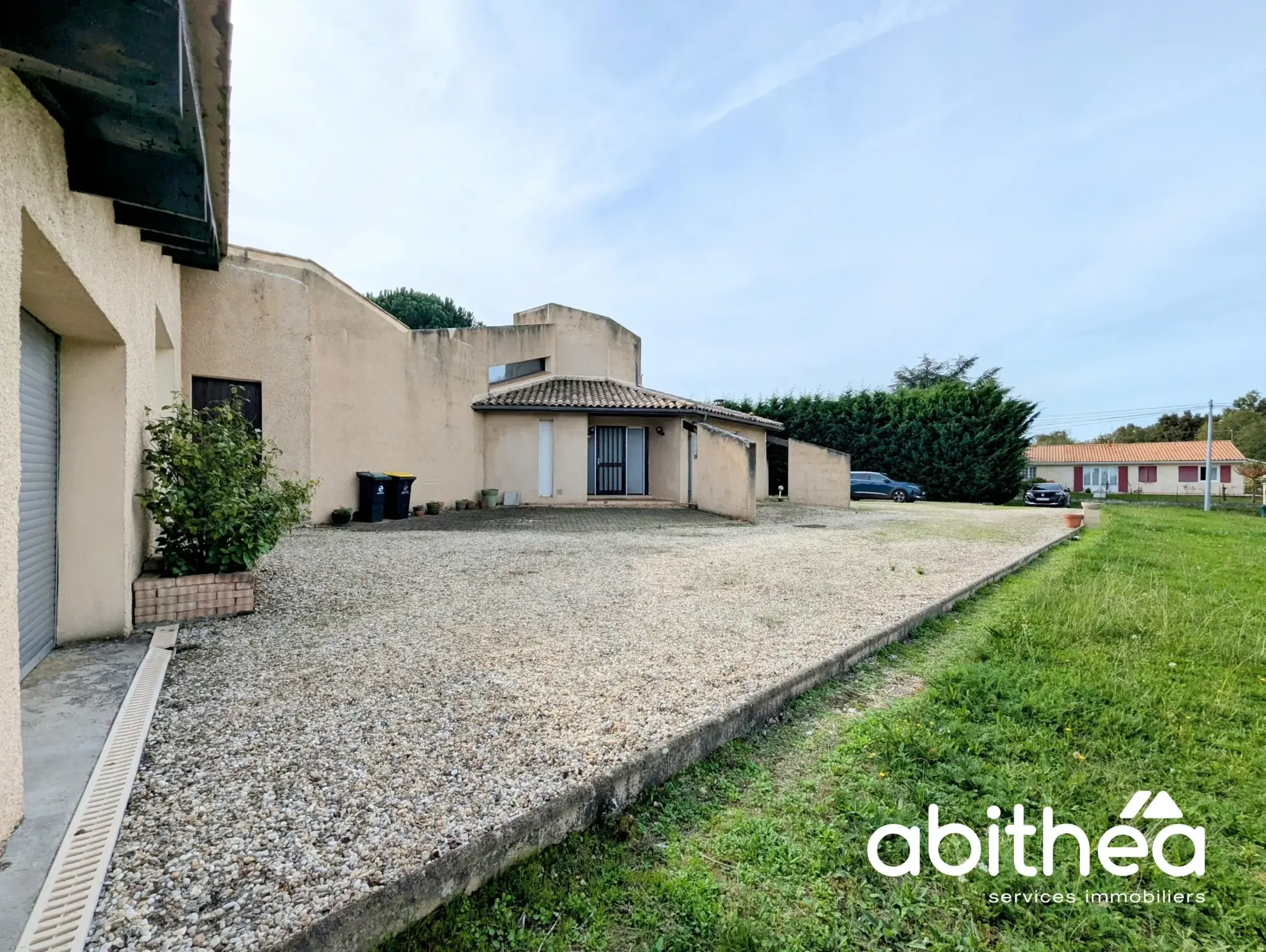 Maison unique en son genre à vendre à Galgon 