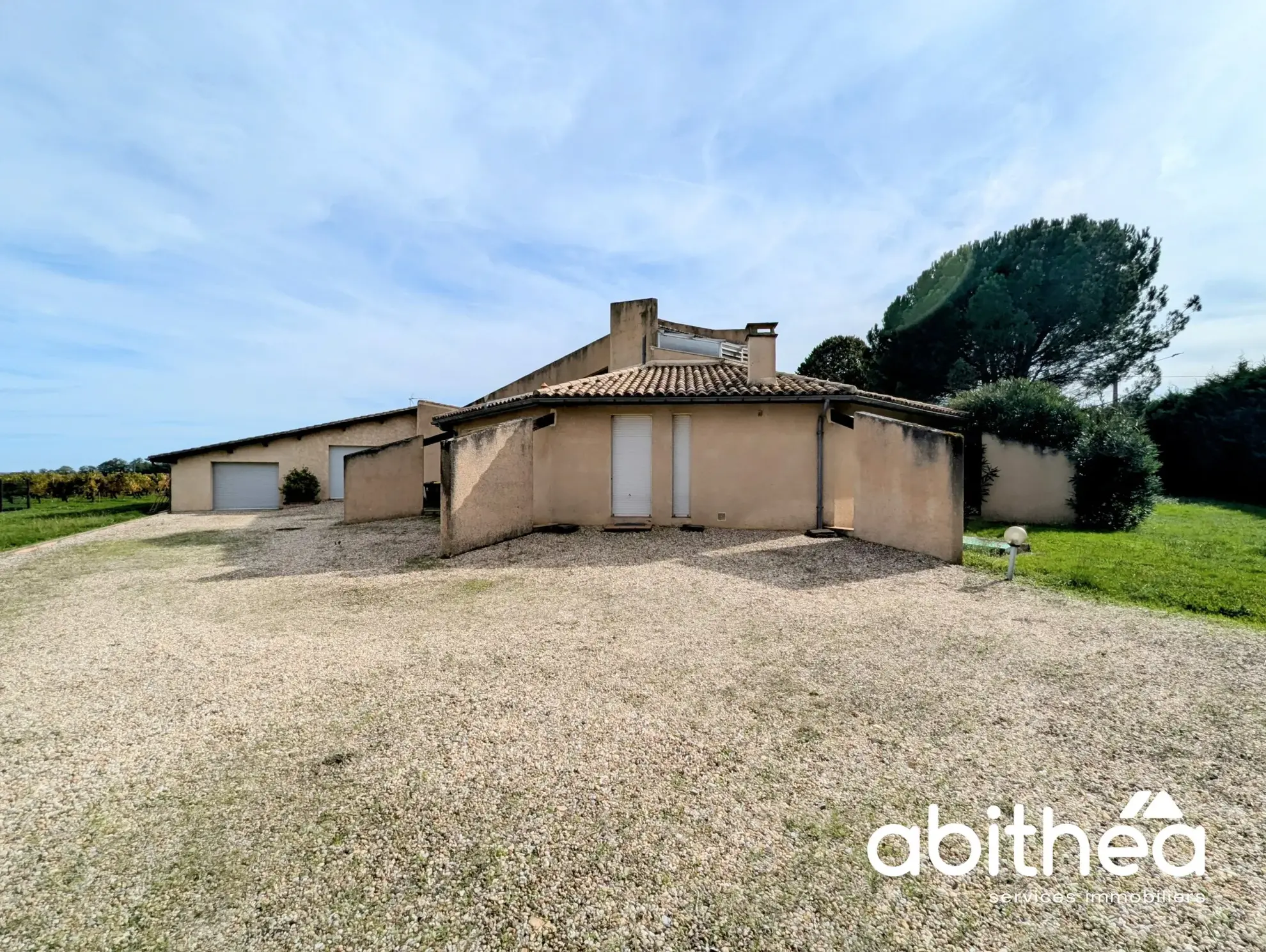 Maison unique en son genre à vendre à Galgon 