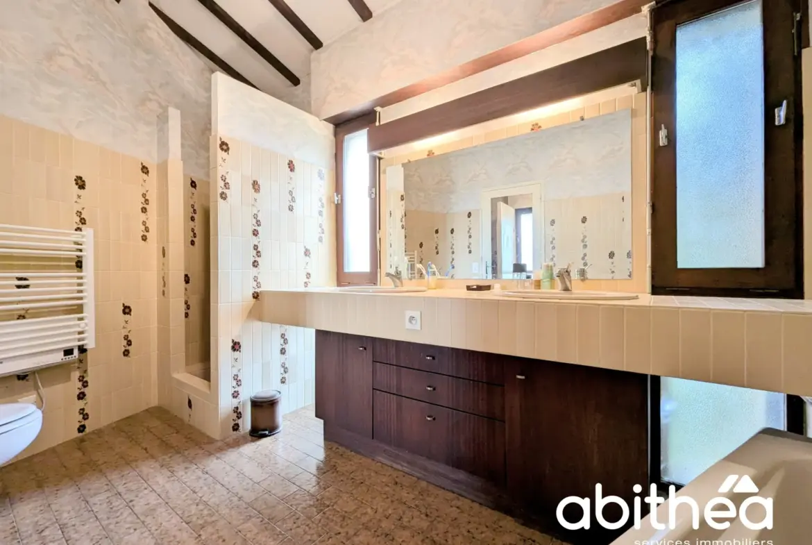 Maison unique en son genre à vendre à Galgon 
