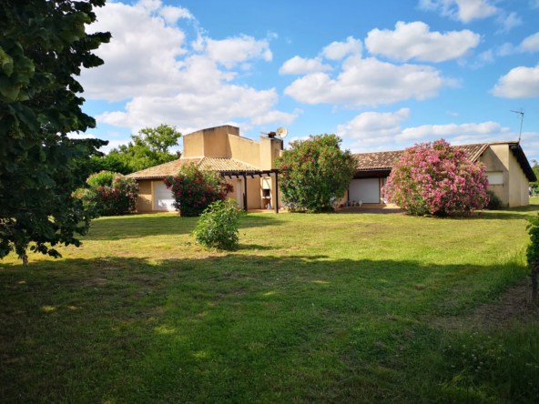 Maison unique en son genre à vendre à Galgon