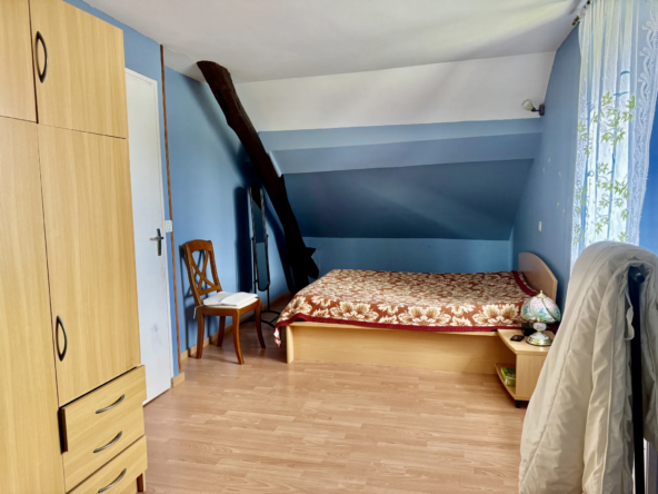 Maison de 120 m² à vendre à Issou avec jardin 