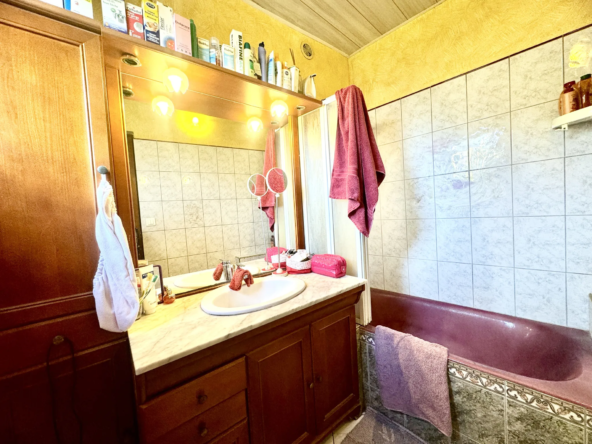 Maison de 120 m² à vendre à Issou avec jardin 