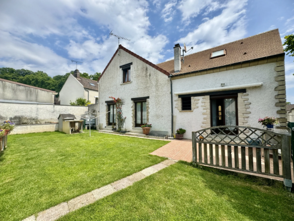 Maison de 120 m² à vendre à Issou avec jardin 