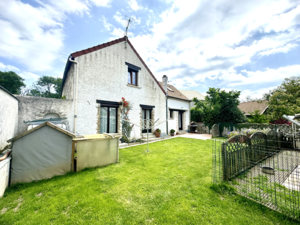 Maison de 120 m² à vendre à Issou avec jardin 