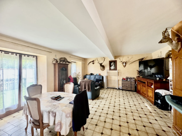 Maison de 120 m² à vendre à Issou avec jardin 