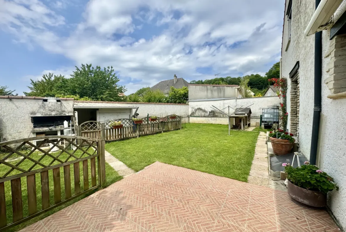 Maison de 120 m² à vendre à Issou avec jardin 