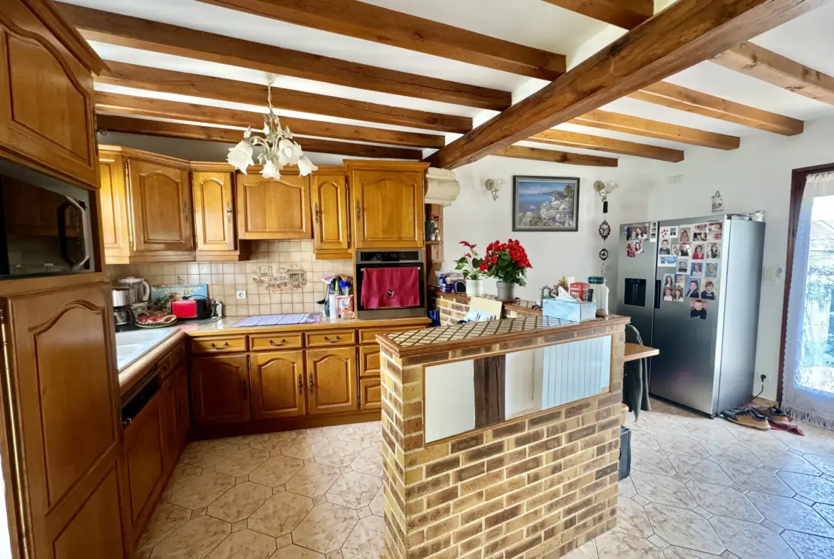 Maison de 120 m² à vendre à Issou avec jardin 