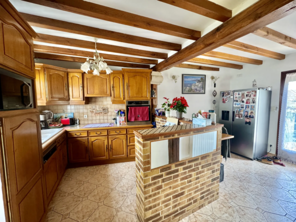 Maison de 120 m² à vendre à Issou avec jardin 