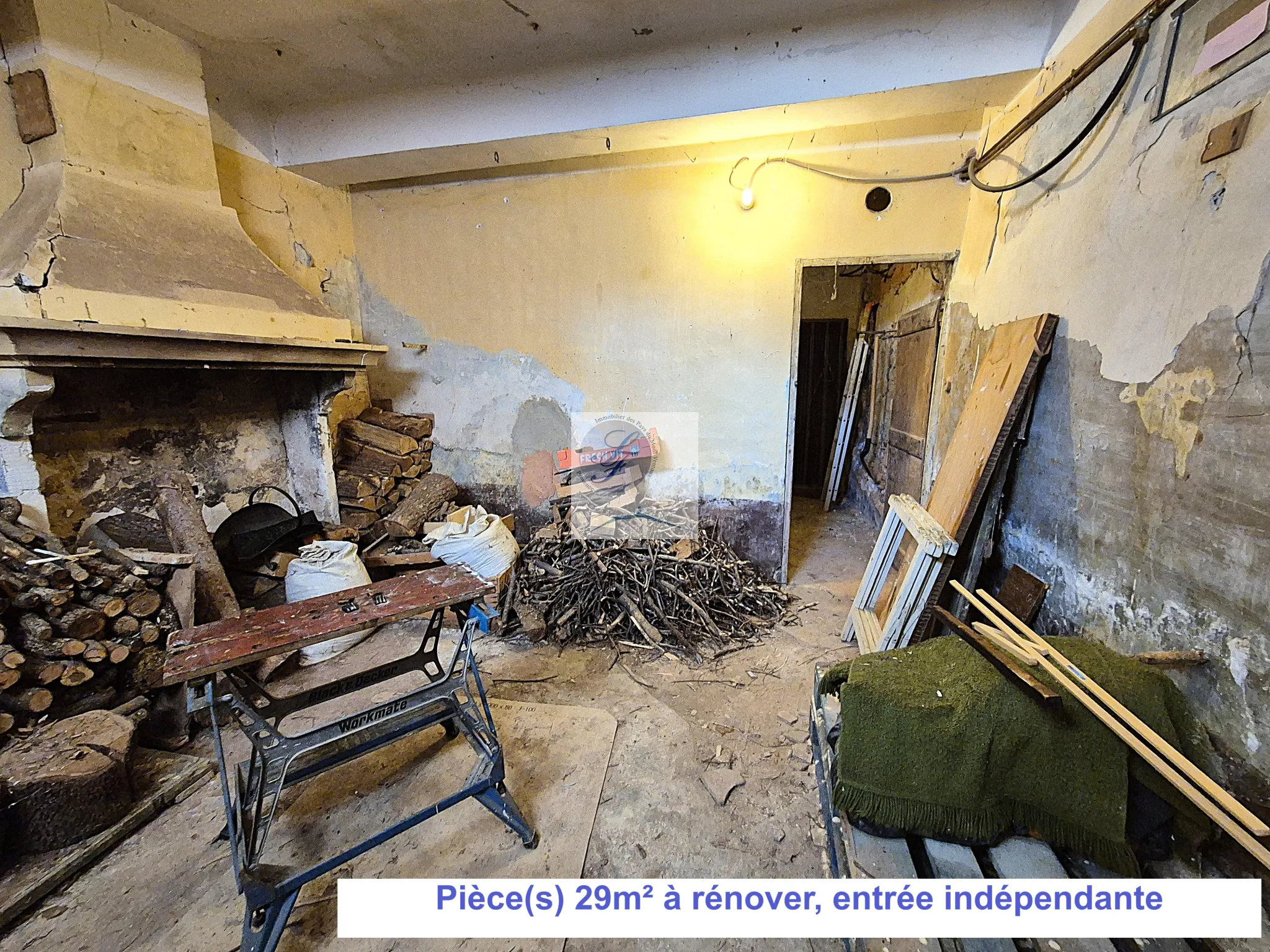 Maison de village à rénover près de Bédoin avec jardin et garage 