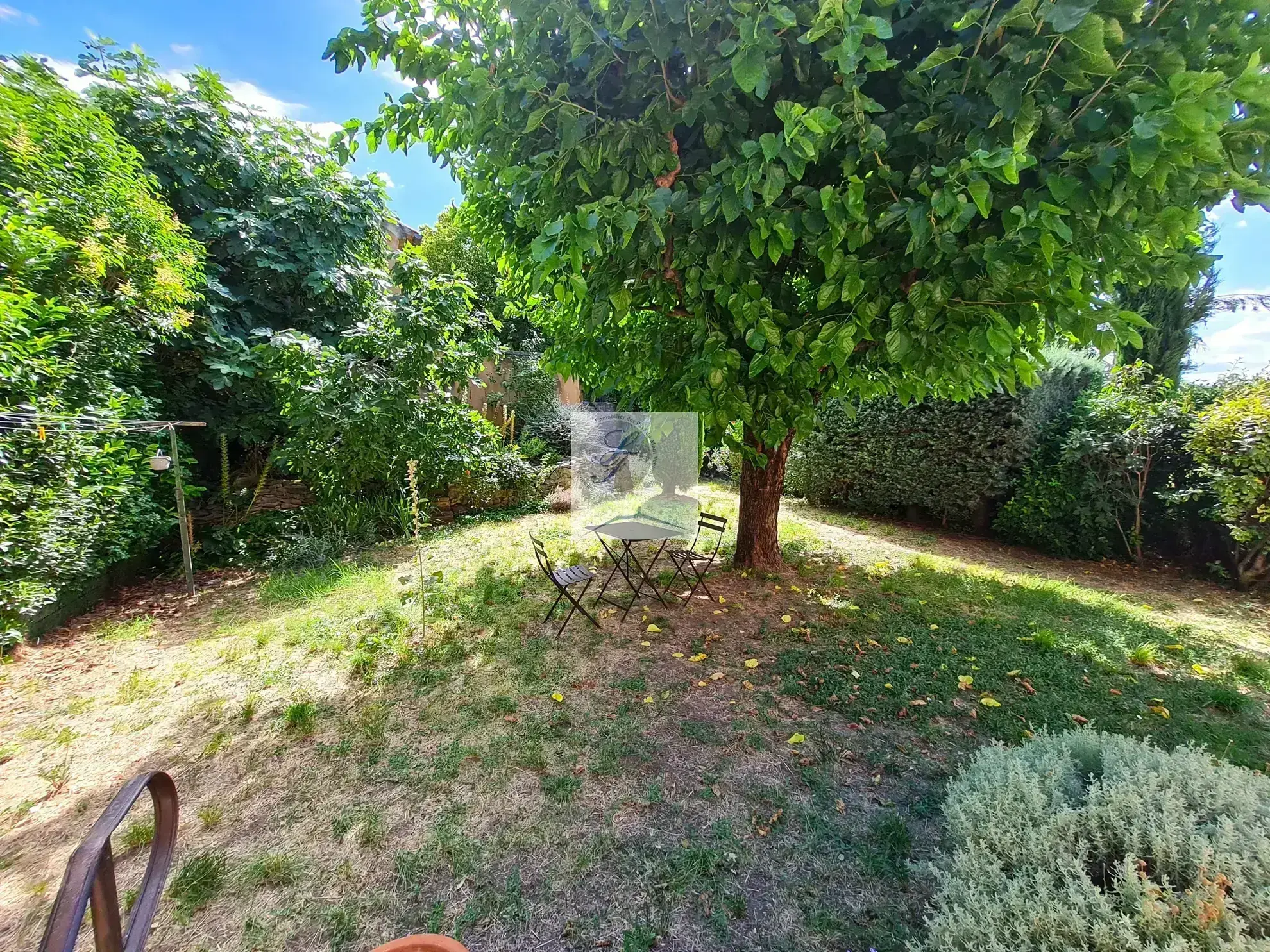 Maison de village à rénover près de Bédoin avec jardin et garage 