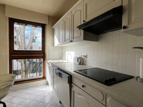 Appartement de 64 m² avec cave et box à Le Chesnay 