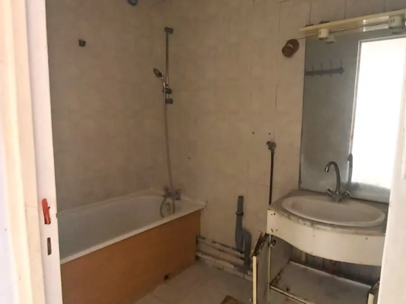 À Montmagny, appartement avec 2 chambres à vendre 