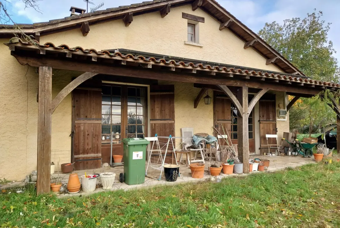 Ensemble immobilier au calme de la campagne sur 13 hectares de terrain 