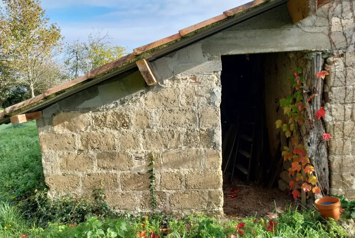 Ensemble immobilier au calme de la campagne sur 13 hectares de terrain 