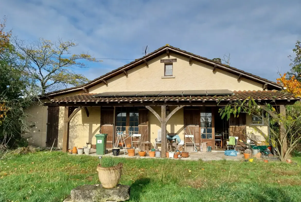 Ensemble immobilier au calme de la campagne sur 13 hectares de terrain 
