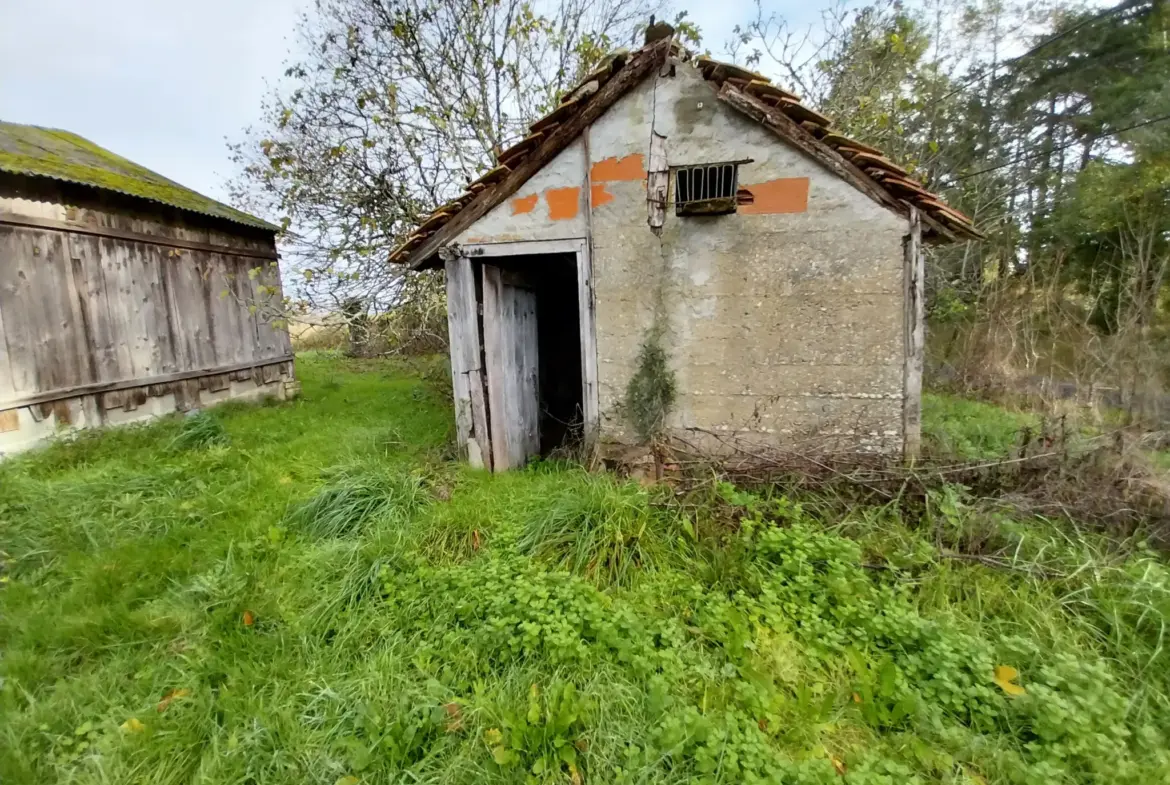Ensemble immobilier au calme de la campagne sur 13 hectares de terrain 
