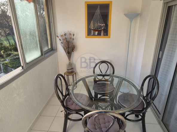 Appartement lumineux en bordure de golf à St Raphael 