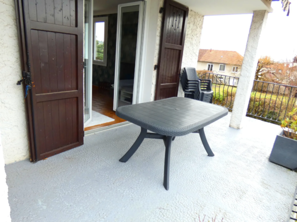 Belle maison à Arpajon-sur-Cère avec 4 chambres 