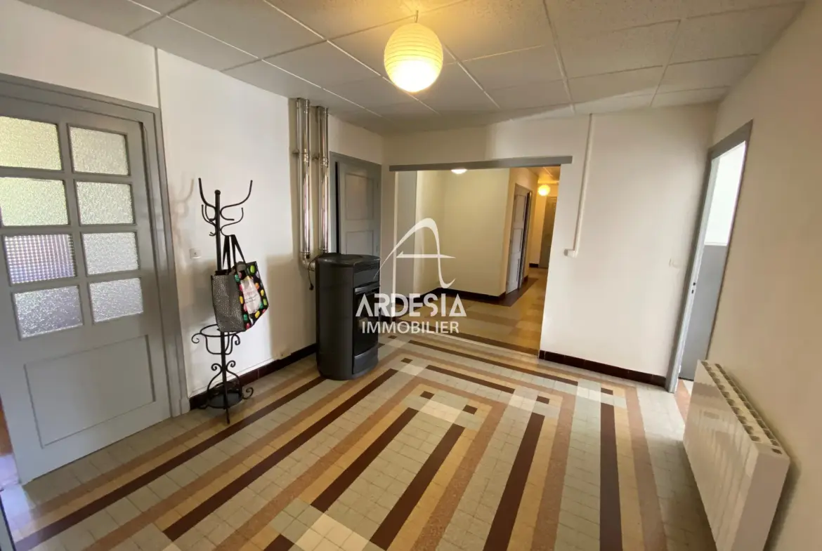Vente d'un Appartement Type 5 à St Avre 