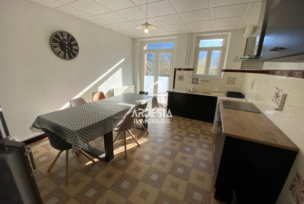 Vente d'un Appartement Type 5 à St Avre 