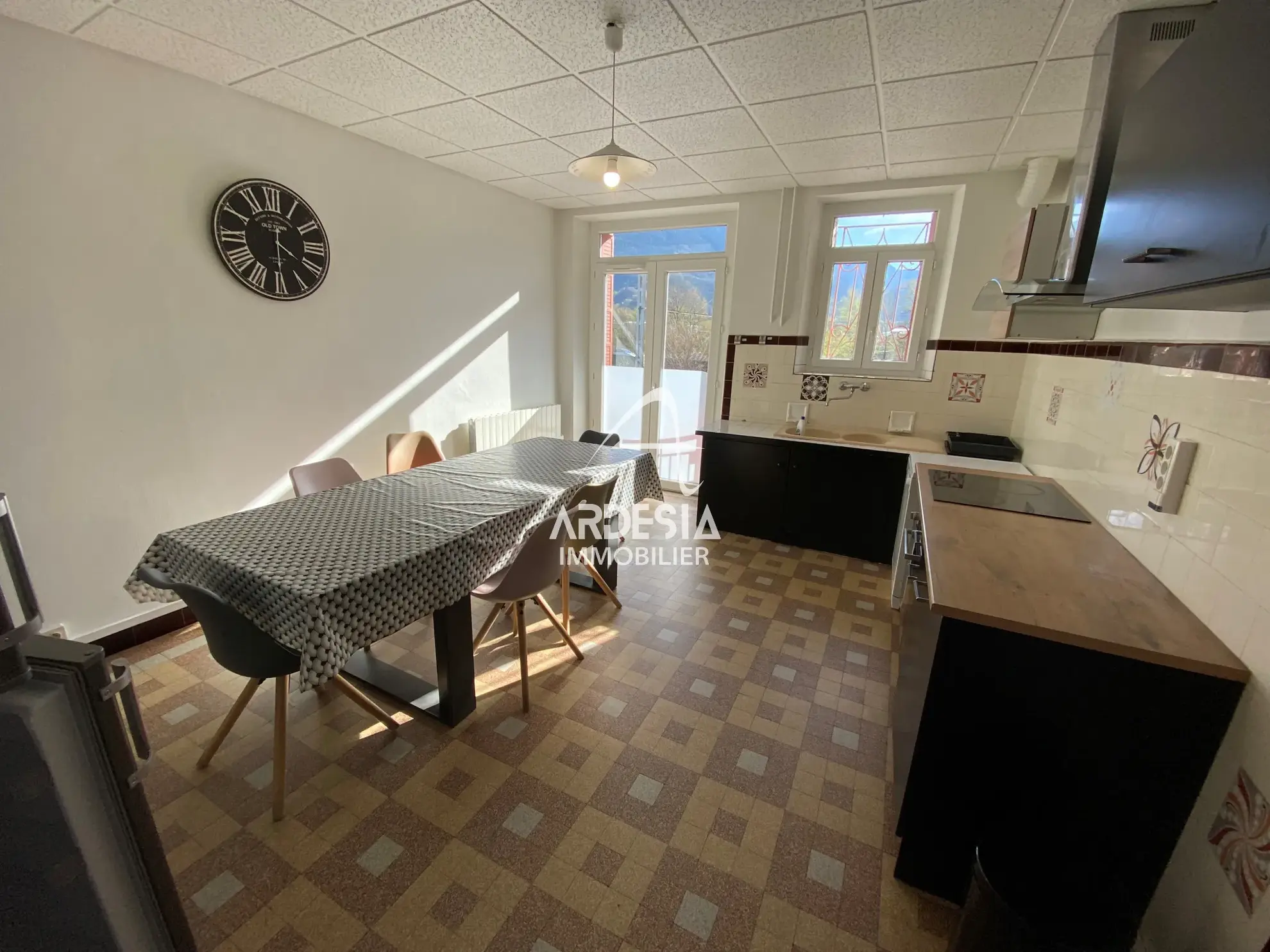 Vente d'un Appartement Type 5 à St Avre 