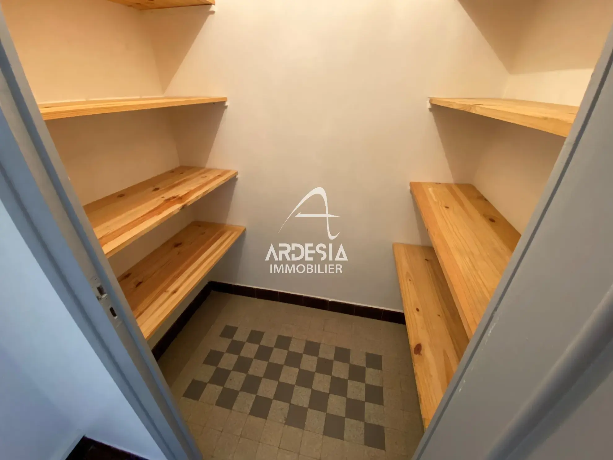 Vente d'un Appartement Type 5 à St Avre 