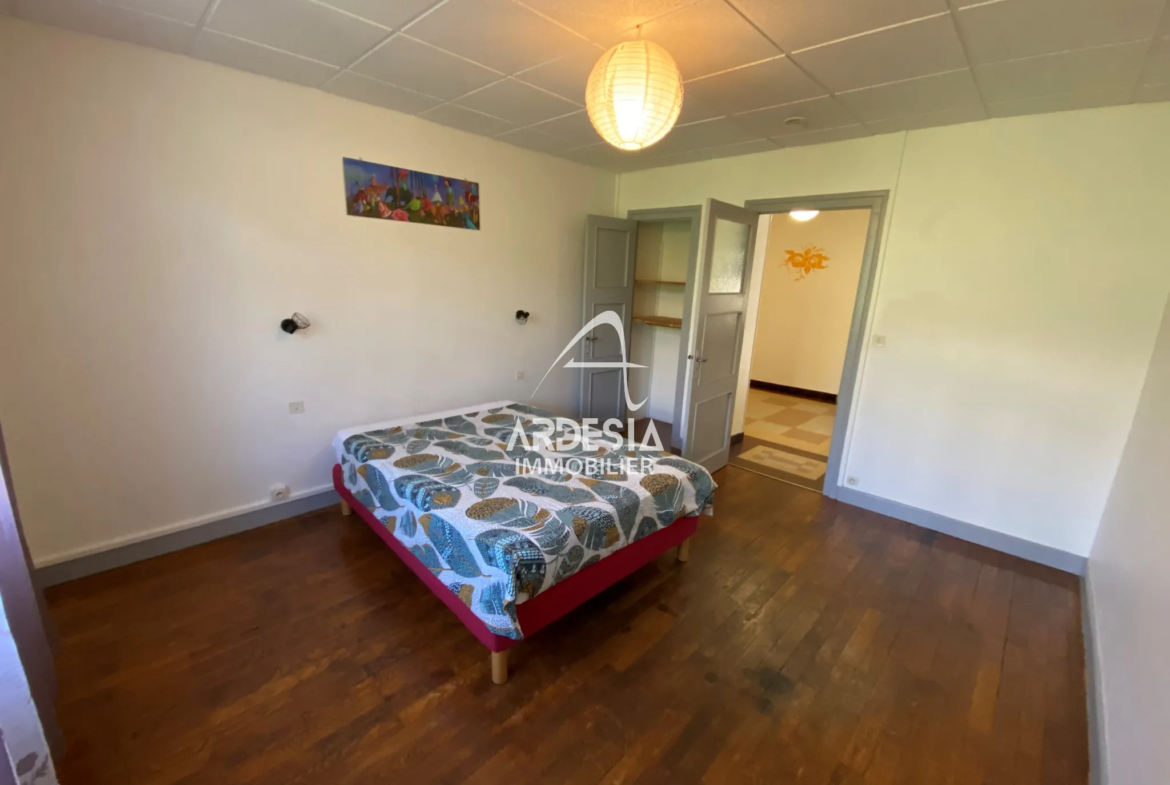 Vente d'un Appartement Type 5 à St Avre 