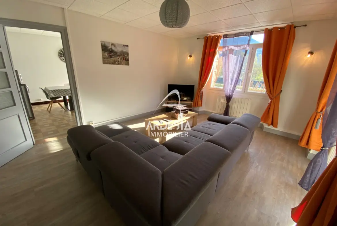 Vente d'un Appartement Type 5 à St Avre 