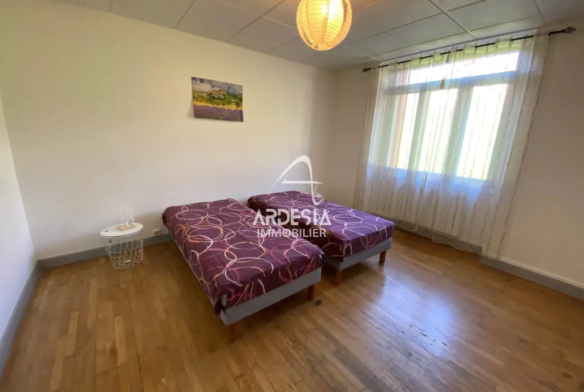 Vente d'un Appartement Type 5 à St Avre 