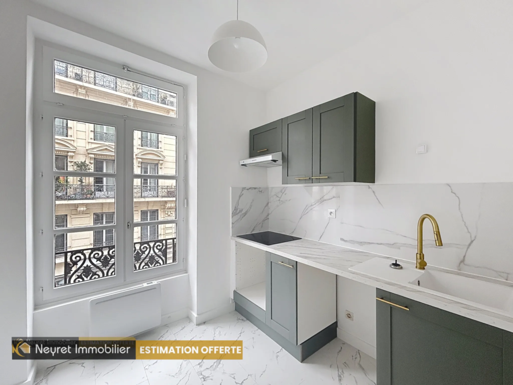 Vente T2 rénové rue Grôlée à Lyon 2