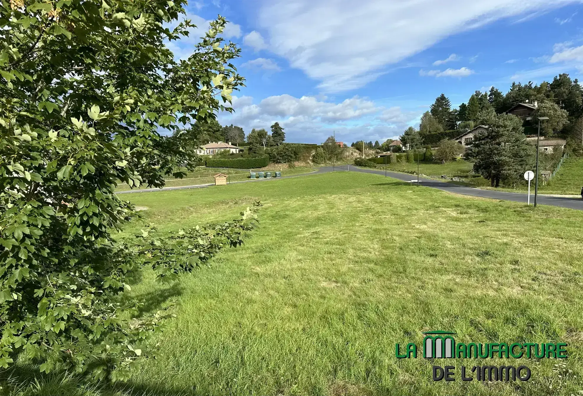 Terrain constructible à Montfaucon-en-Velay de 1574 m² 