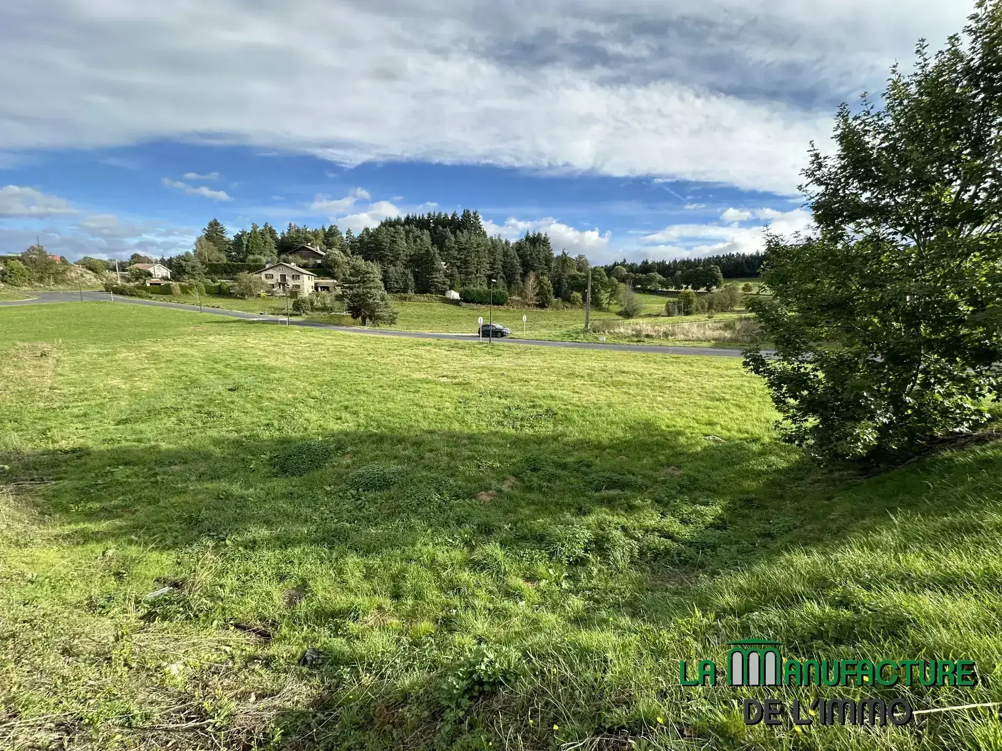 Terrain constructible à Montfaucon-en-Velay de 1574 m² 