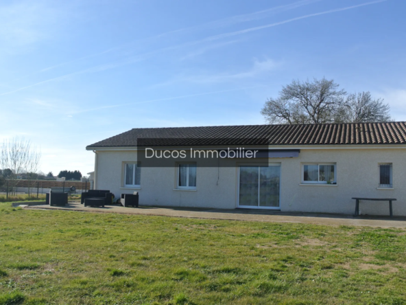Maison de plain-pied avec 4 chambres à Sainte Bazeille 