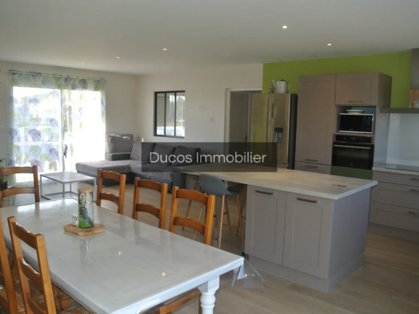 Maison de plain-pied avec 4 chambres à Sainte Bazeille 