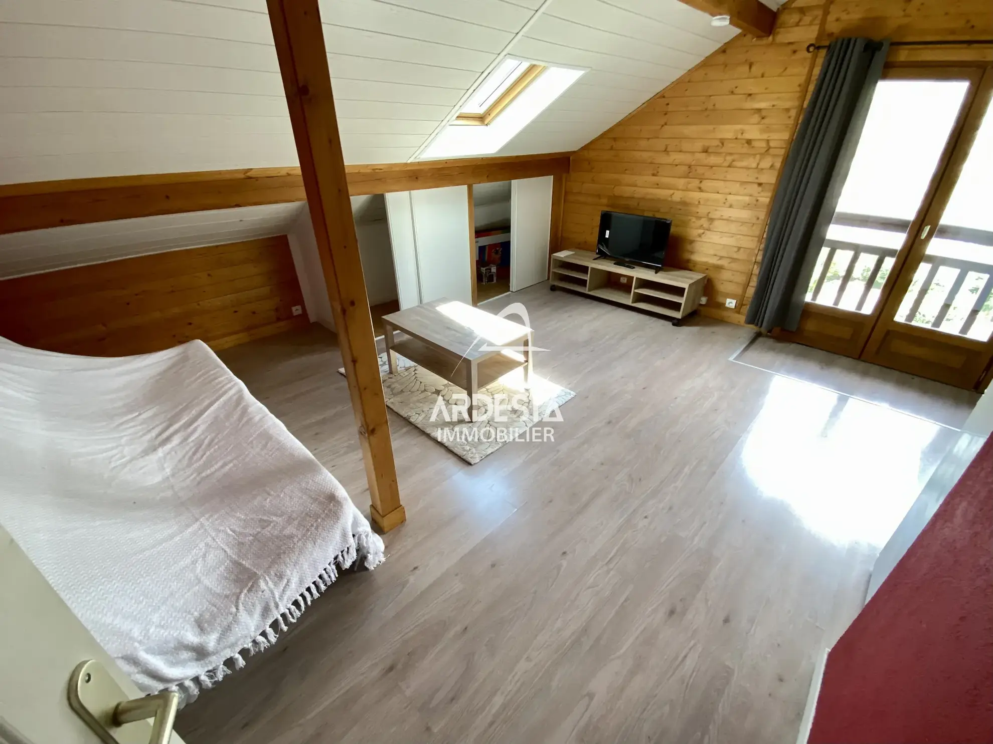 Vente : Appartement T2 avec Jardin à Saint-Julien-Mont-Denis 