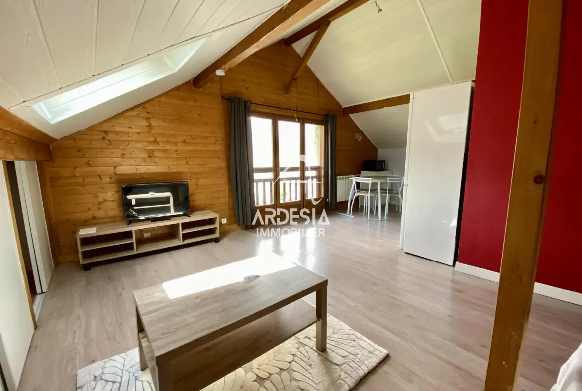 Vente : Appartement T2 avec Jardin à Saint-Julien-Mont-Denis 