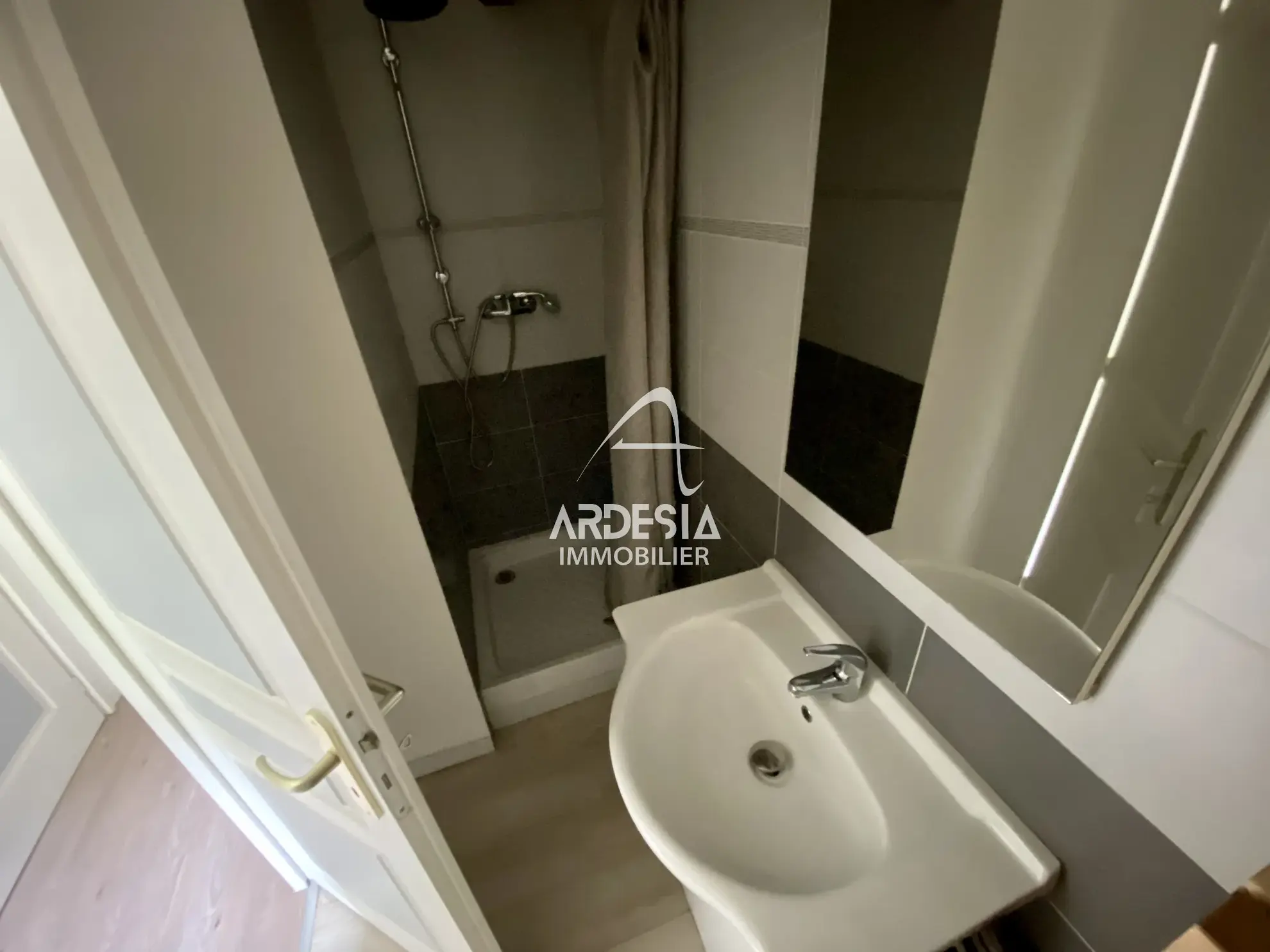 Vente : Appartement T2 avec Jardin à Saint-Julien-Mont-Denis 