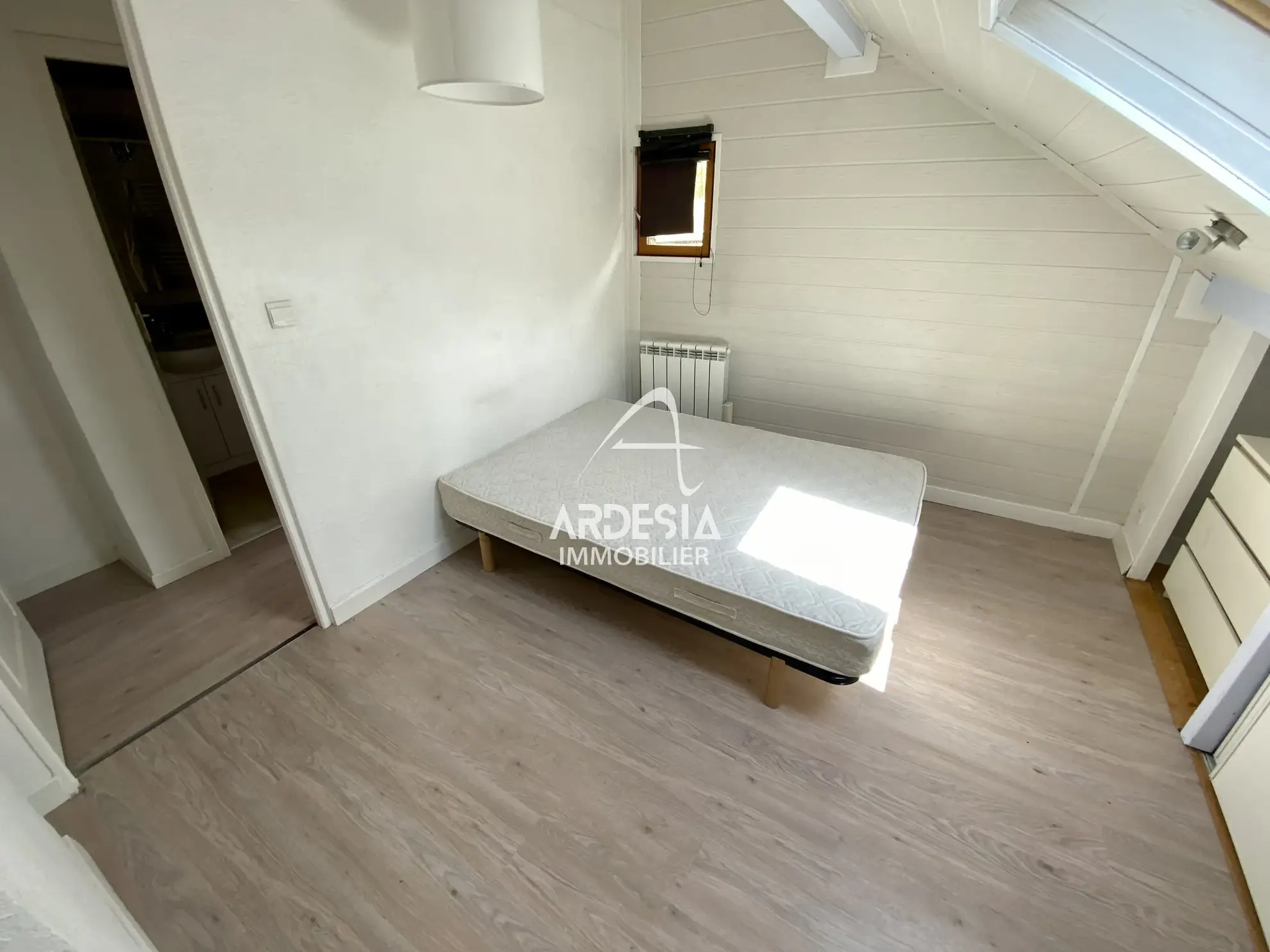 Vente : Appartement T2 avec Jardin à Saint-Julien-Mont-Denis 