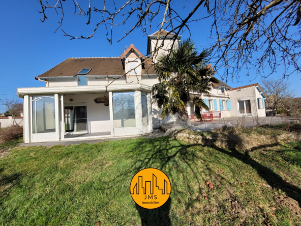 Maison de 220 m² à Lurcy-Lévis - 299000 €