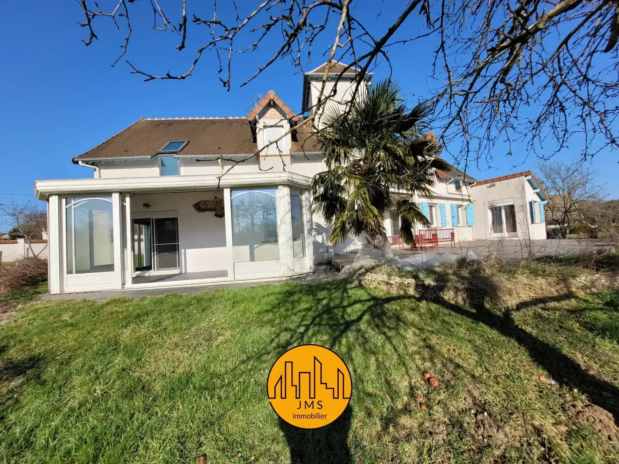 Maison de 220 m² à Lurcy-Lévis - 299000 € 