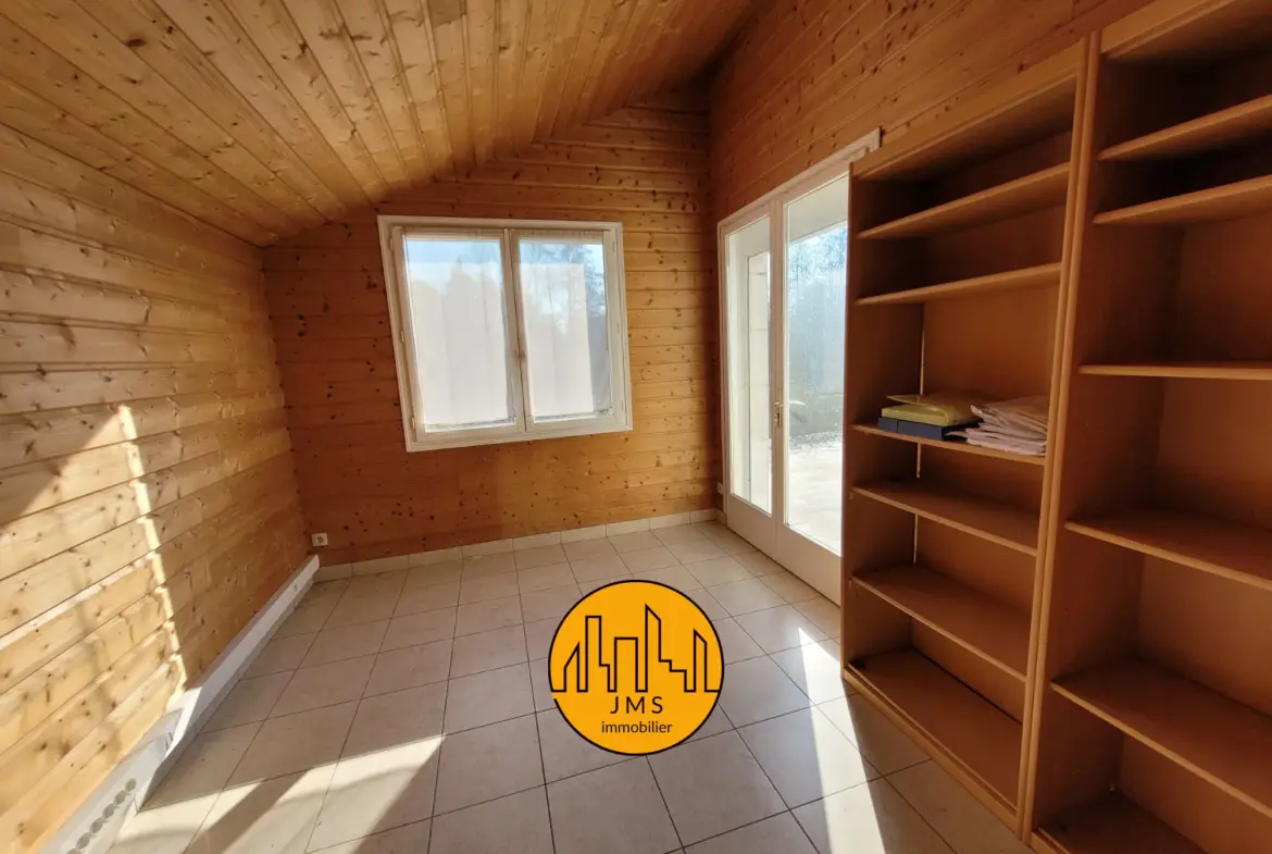 Maison de 220 m² à Lurcy-Lévis - 299000 € 