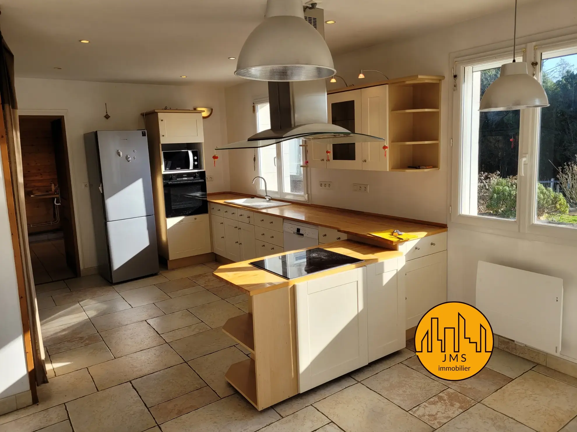 Maison de 220 m² à Lurcy-Lévis - 299000 € 