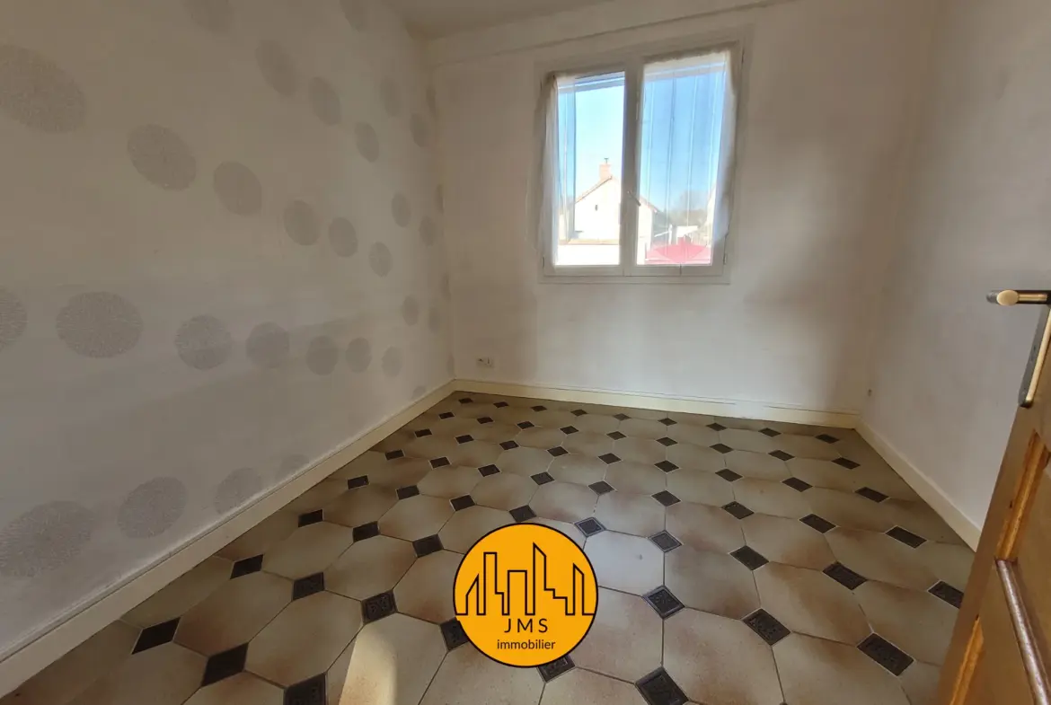 Maison de 220 m² à Lurcy-Lévis - 299000 € 