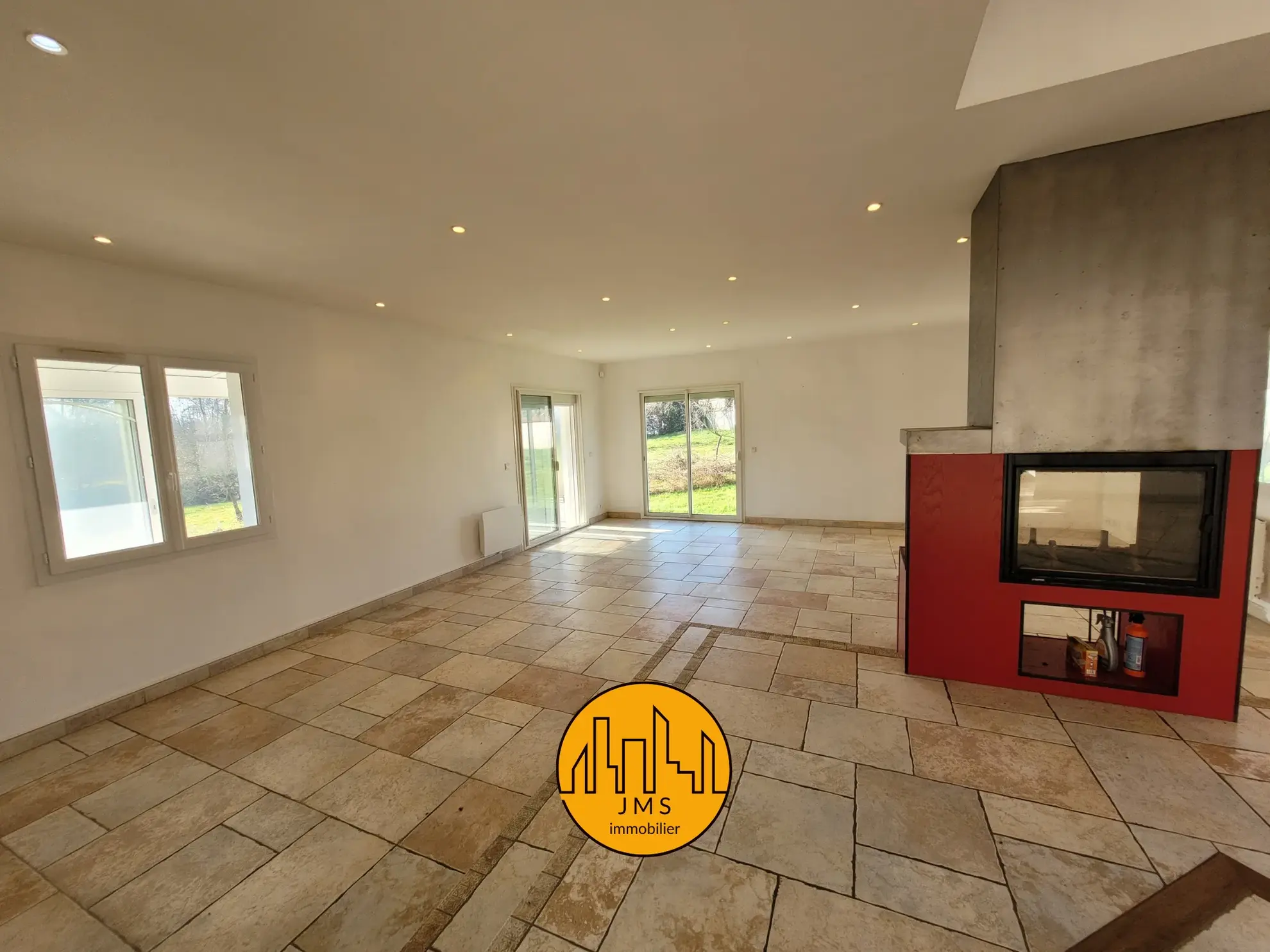 Maison de 220 m² à Lurcy-Lévis - 299000 € 